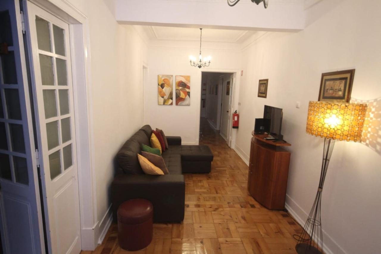 Ocean M1 R4 - Large Double Room With Shared Bathroom In City Center Lisboa Dış mekan fotoğraf
